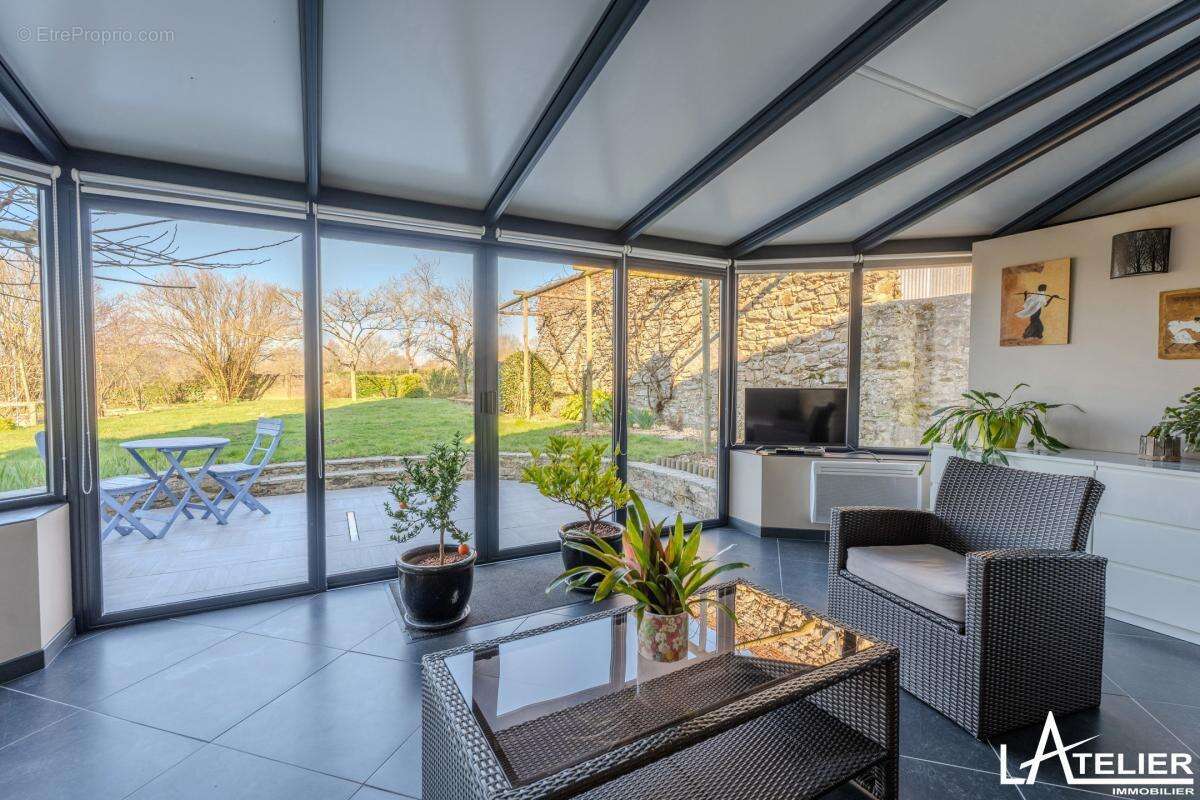 Maison à SAINT-ETIENNE-DE-MONTLUC