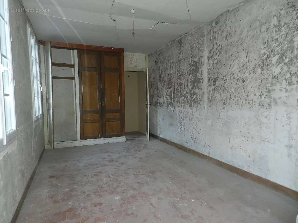 Maison à SAINT-PIERRE-SUR-DIVES