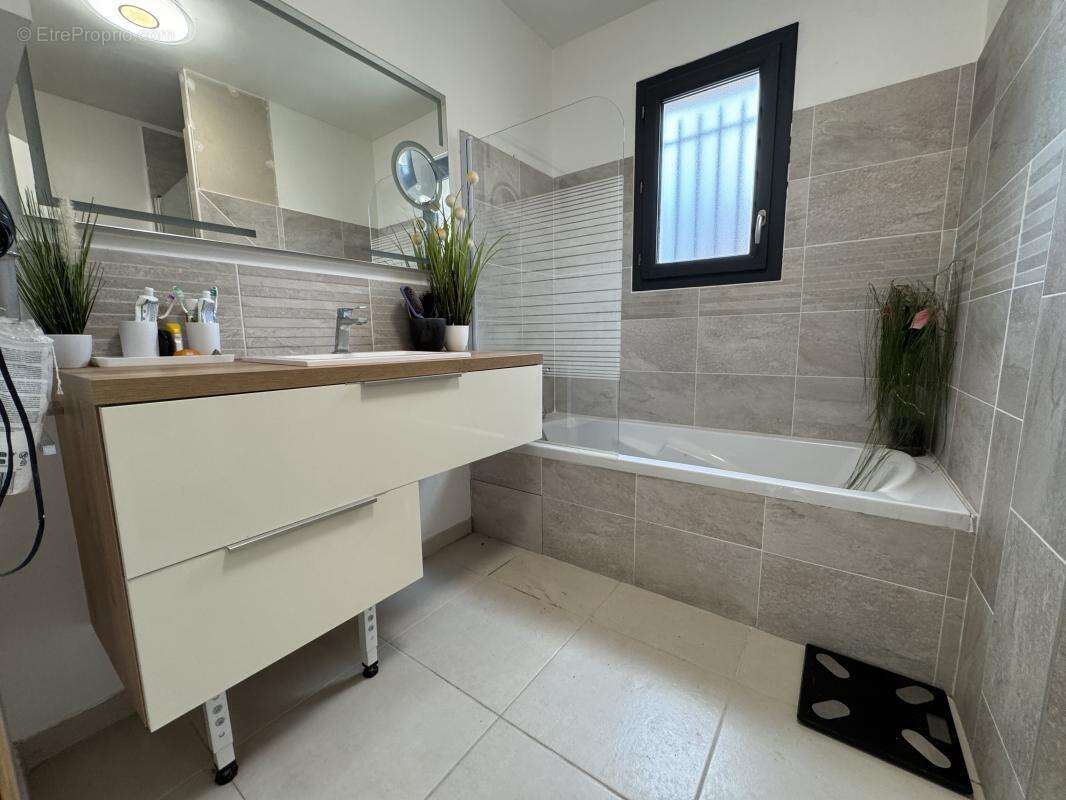 Maison 102 m² à Camaret-Sur-Aigues  - photo 9