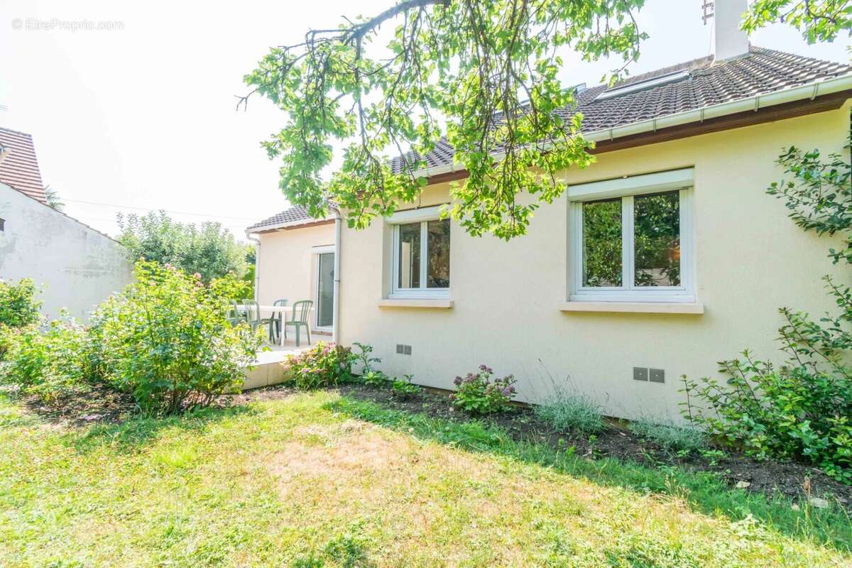 Maison 140 m² à Saint-Brice-Sous-Foret  - photo 10
