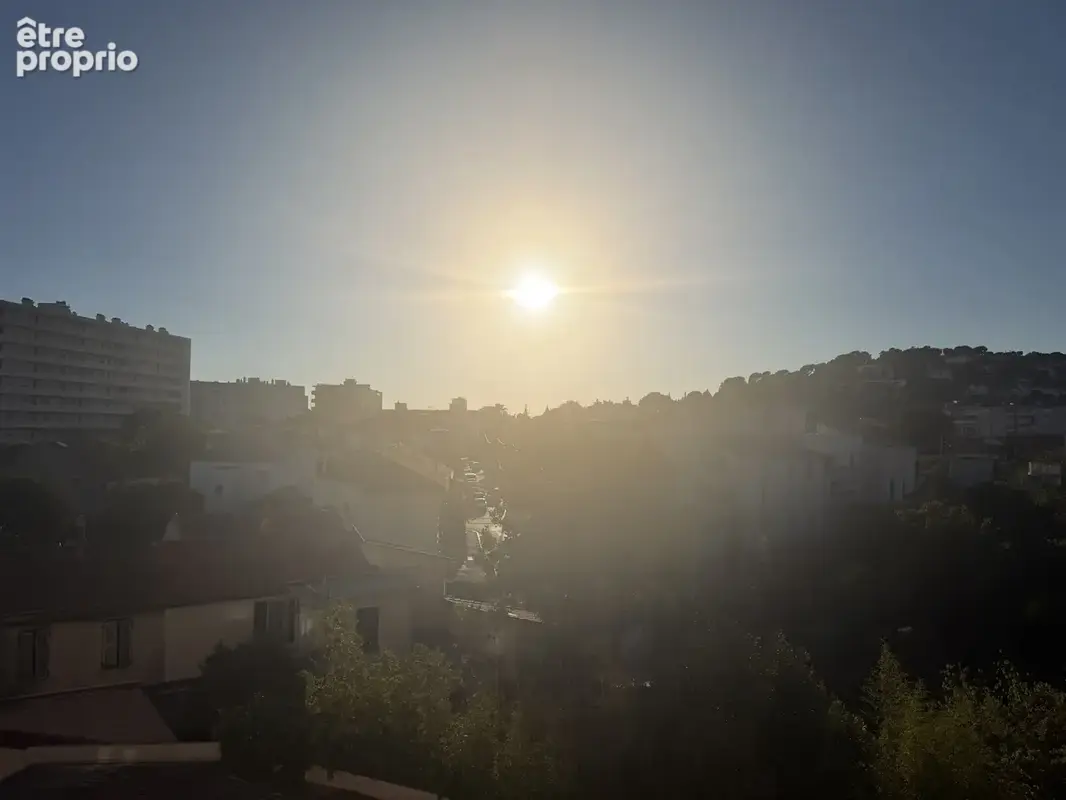 Toulon ouest- faux t 4 lumineux. - photo 8