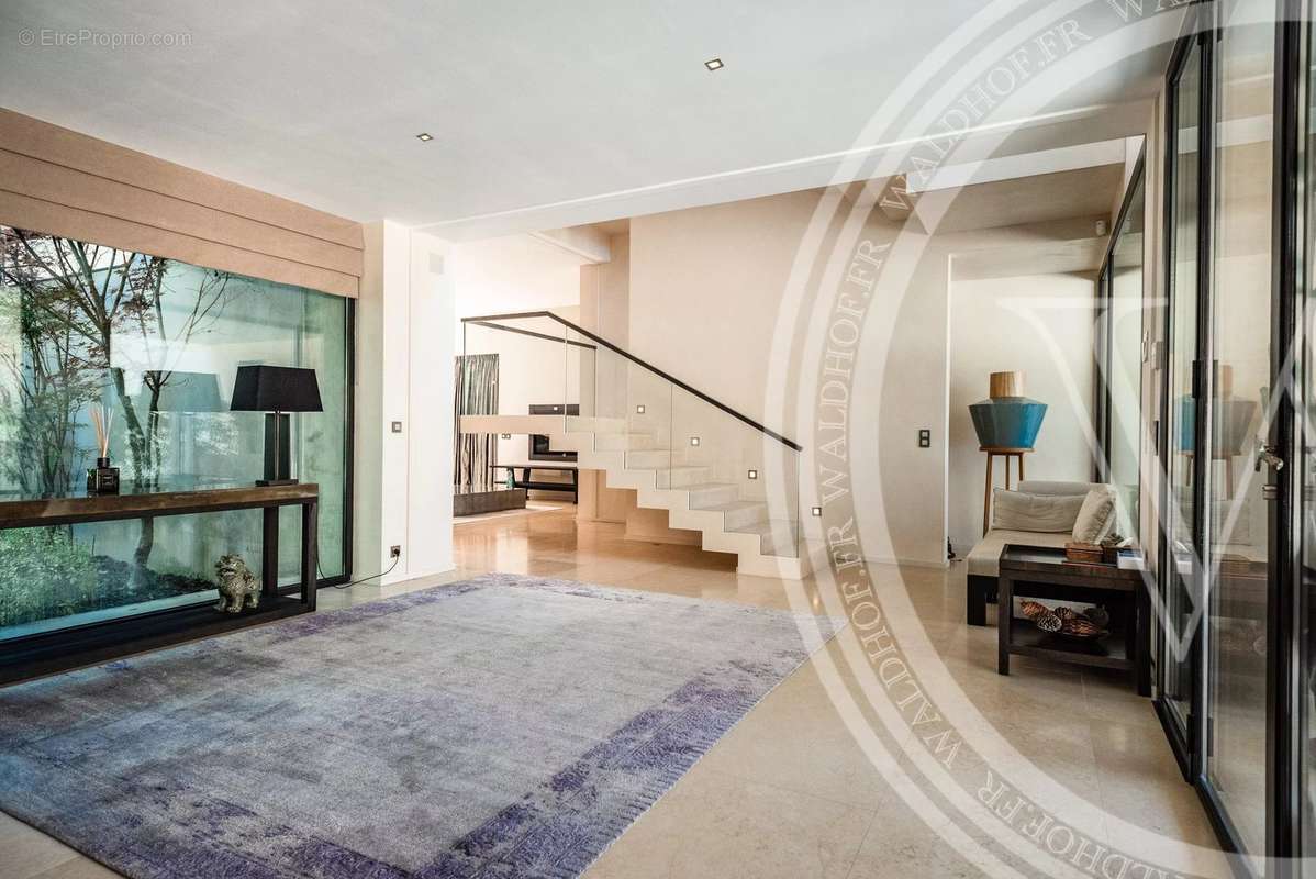 Maison à TOURRETTES