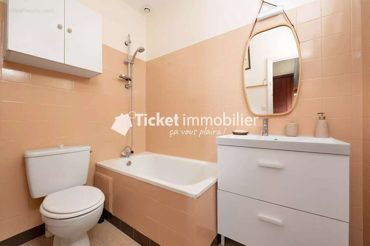 Maison t5 de 160m2, annexe t3 de 60m2, terrain de 3533m2, piscine au sel, climatisation etc ... - photo 14