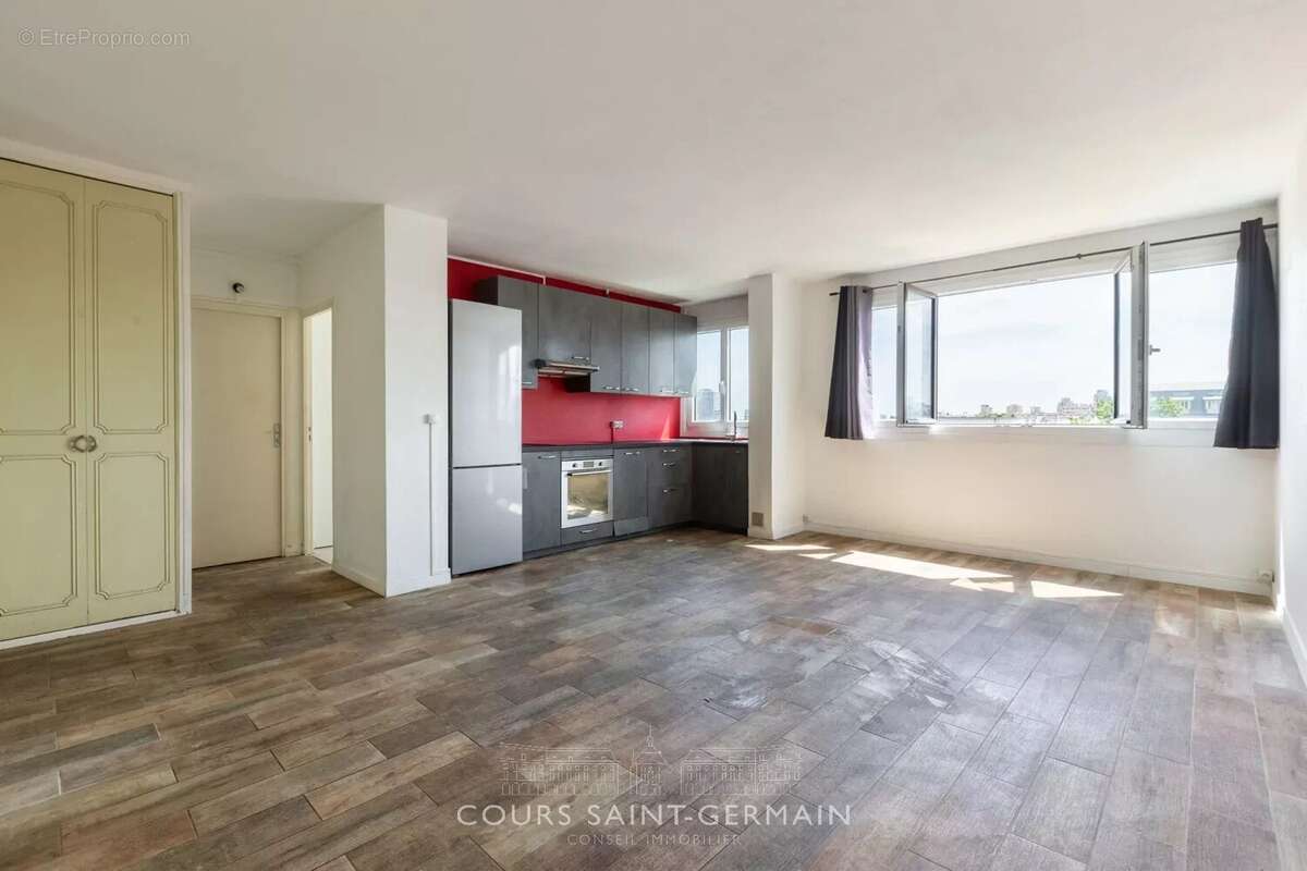 Paris 18ᵉ – Appartement 2 pièces lumineux avec vue dégagée, parking en sus - photo 2