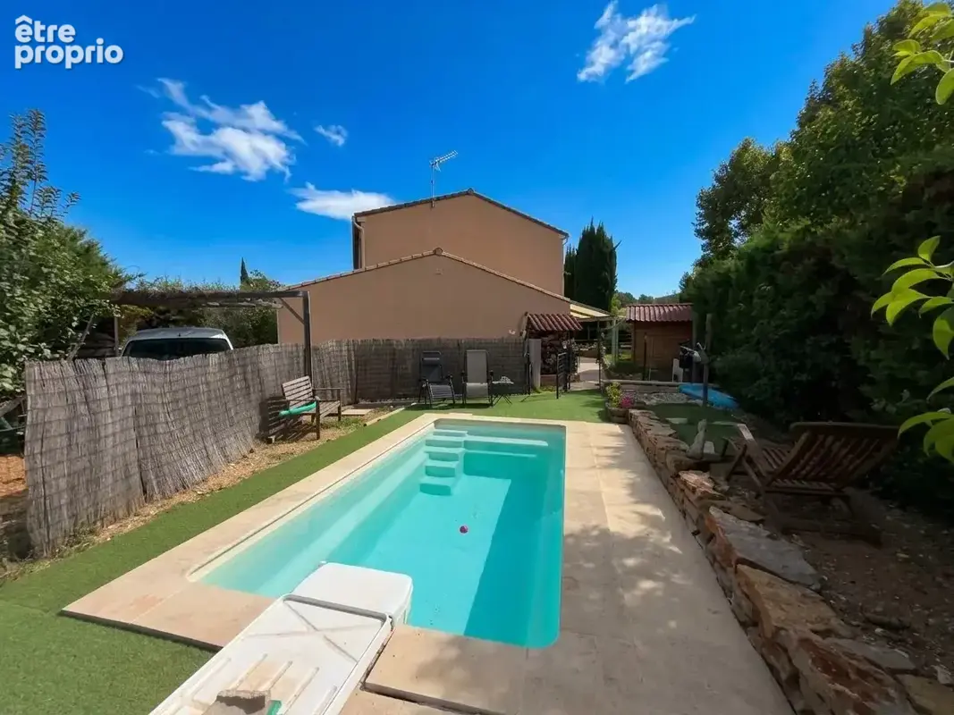 LE VAL - Belle maison provençale au calme, 5 chambres, terrain de 490 m² - photo 4