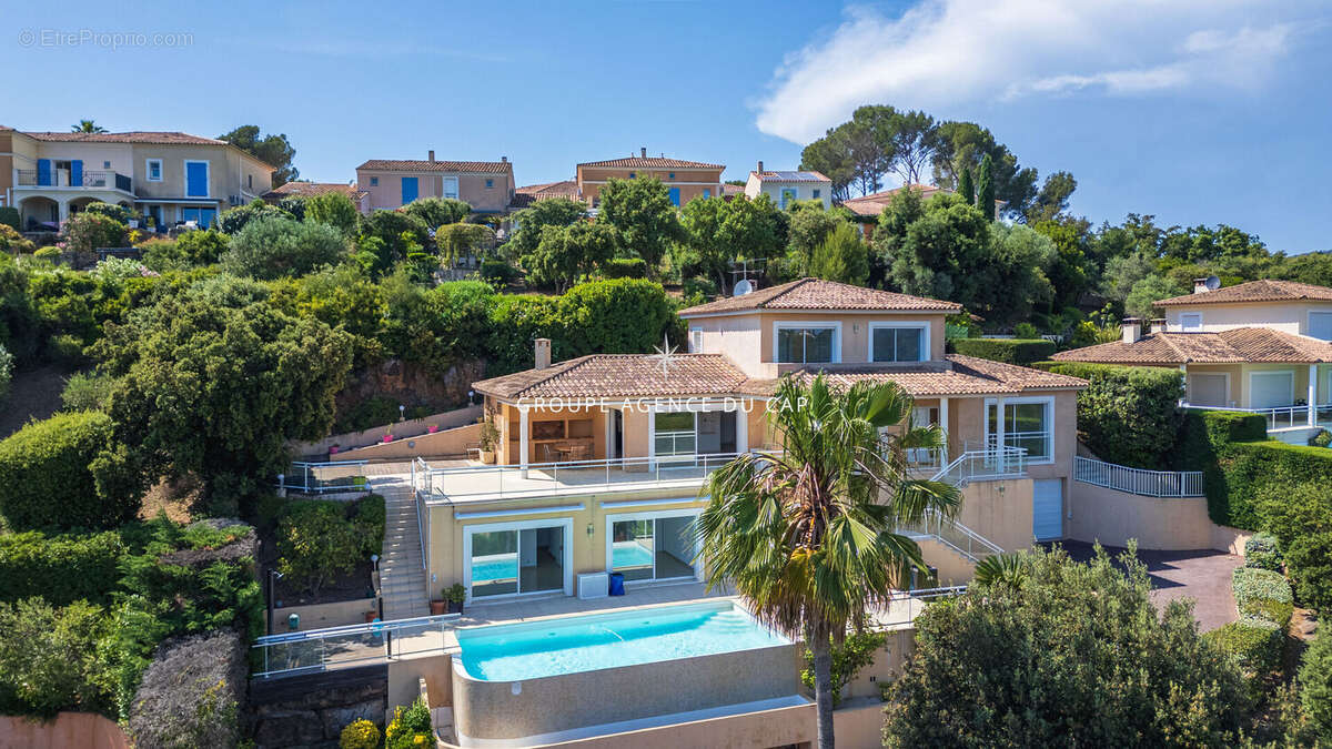 Vue degagee tres belle villa lumineuse de 7 pieces 5 chambres piscine deux garages proche golfs - photo 5