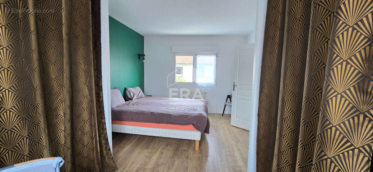 Maison à CHENNEVIERES-SUR-MARNE