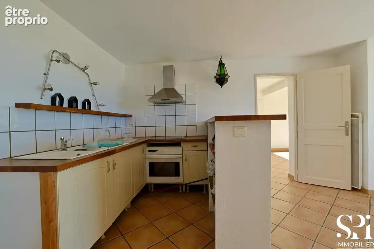 Vente maison Pierrefeu-du-Var (83)   Maison 195m2 au sol divisée 2 appartements   Terrain 1 740 m2 - photo 9