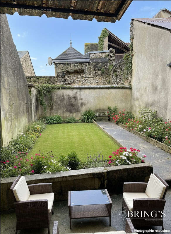 Maison à FRESNAY-SUR-SARTHE