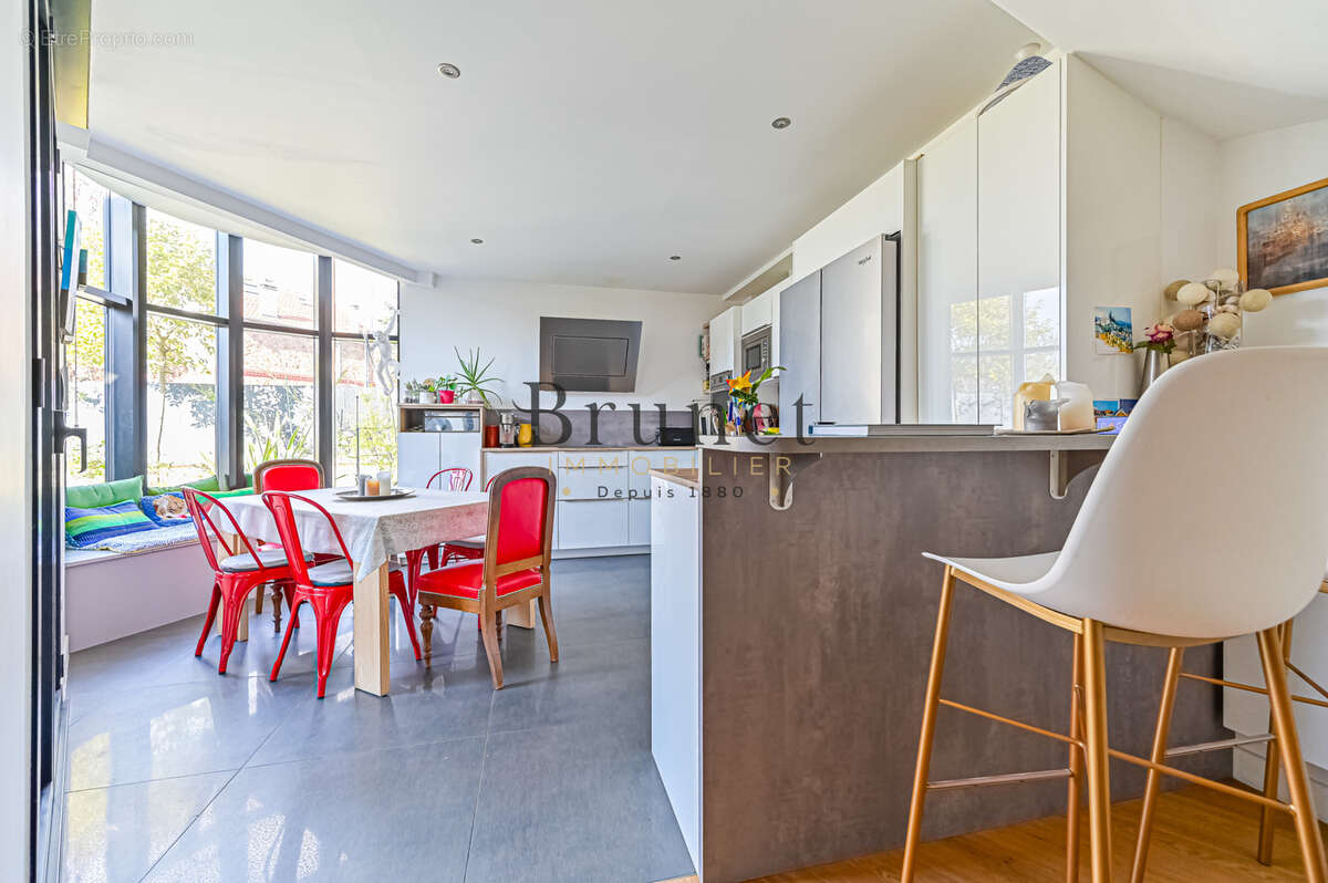 Appartement à SAINT-MAUR-DES-FOSSES