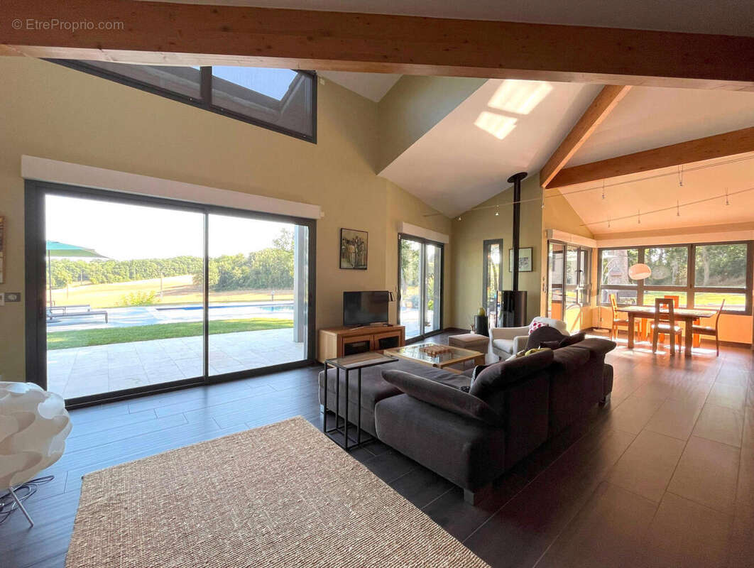 séjourV - Maison à MAUVEZIN