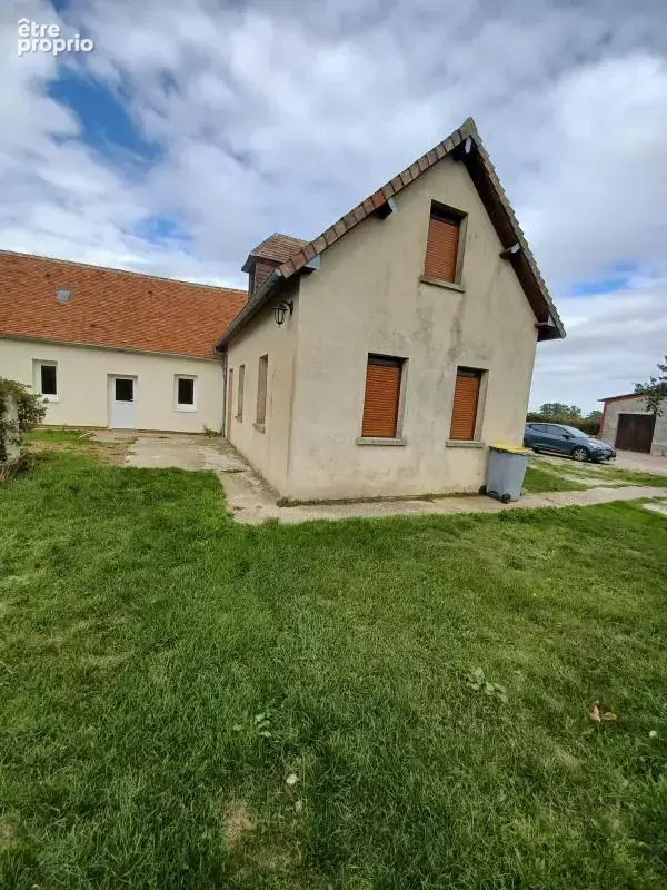 Maison 7 pièces 136 m² · à Notre-Dame-du-Hamel · 136 m² · 157 000 €