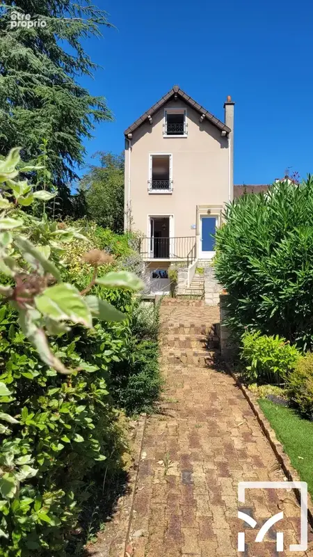 Maison 98 m² à Le Mesnil-Le-Roi  - photo 1