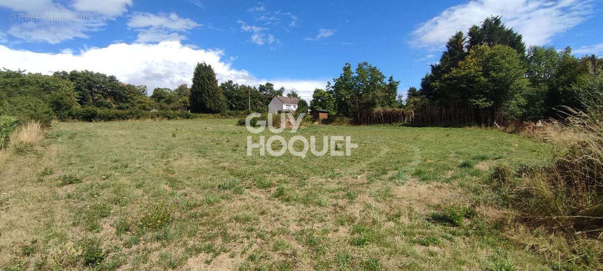 Terrain à BROYE