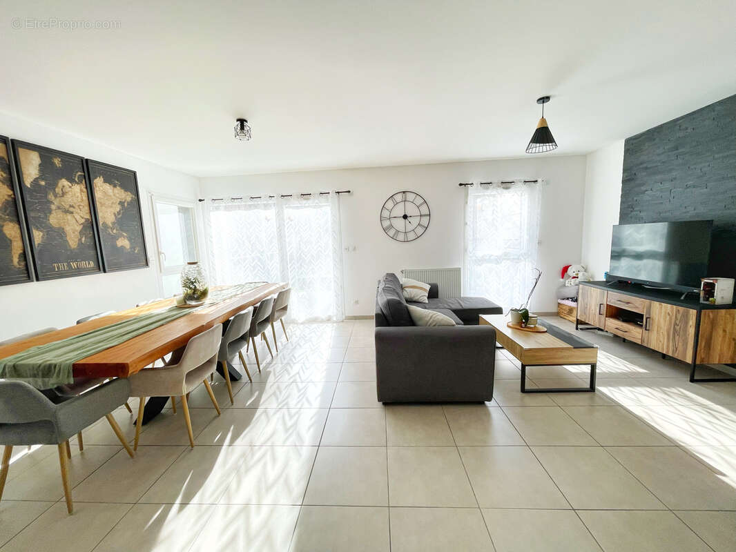 Maison à SEREZIN-DU-RHONE