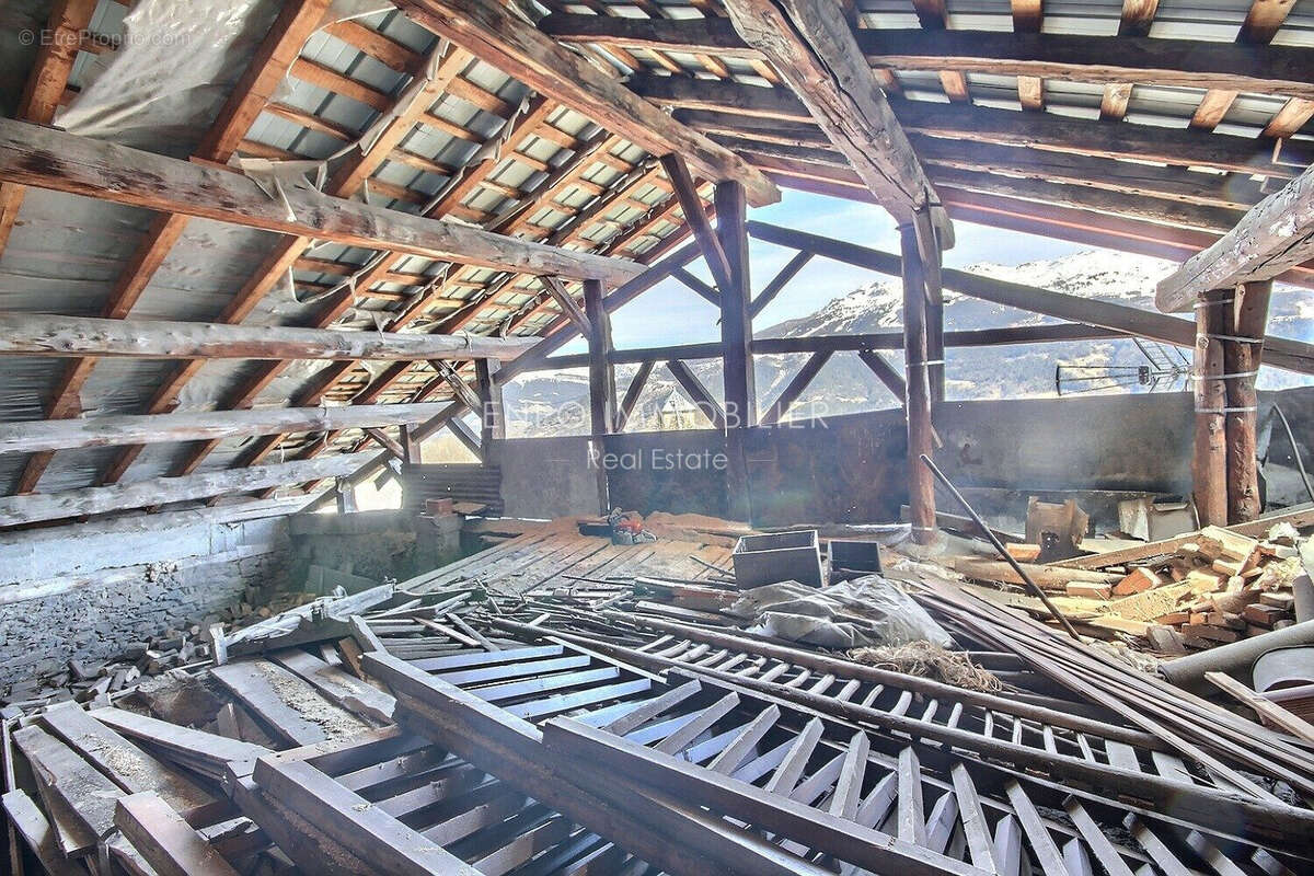 Maison à LES CHAPELLES