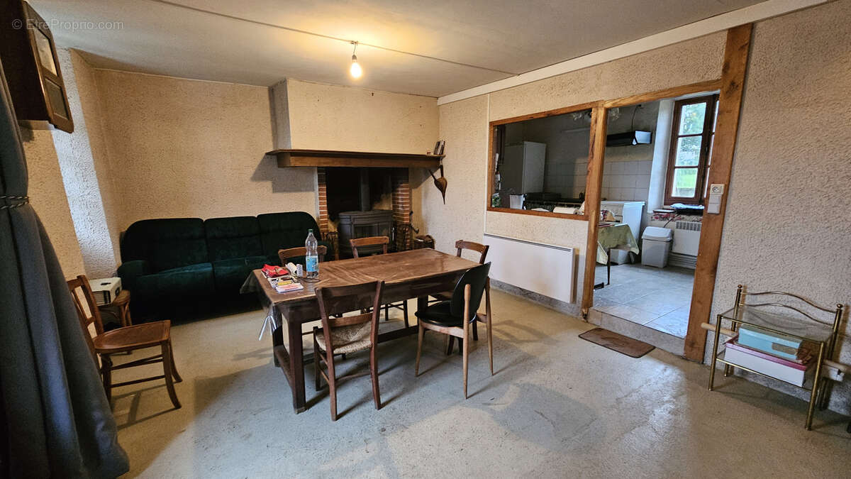 Maison à DROUX