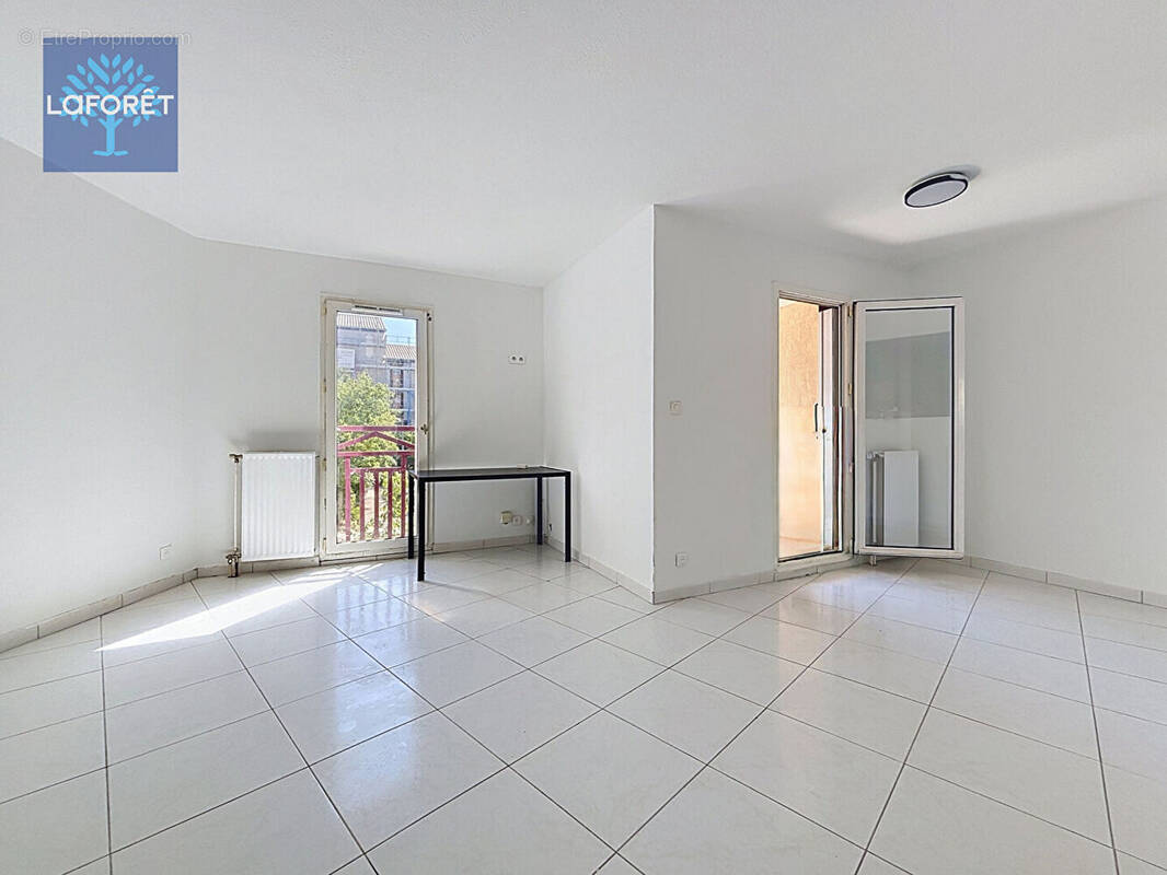Appartement à SAINT-GENIS-LAVAL