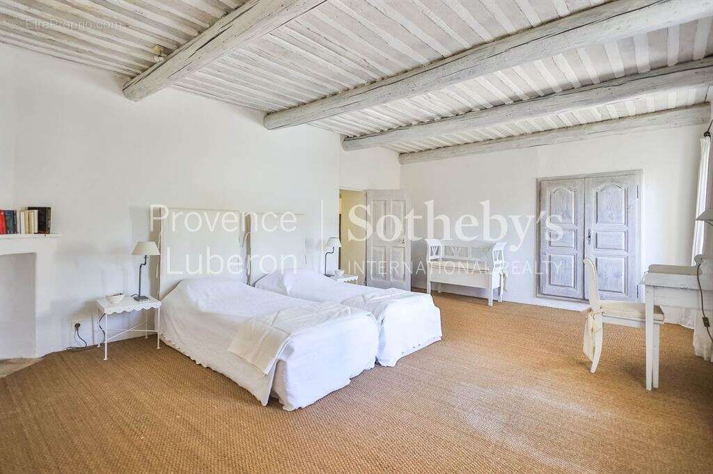 Maison à GORDES