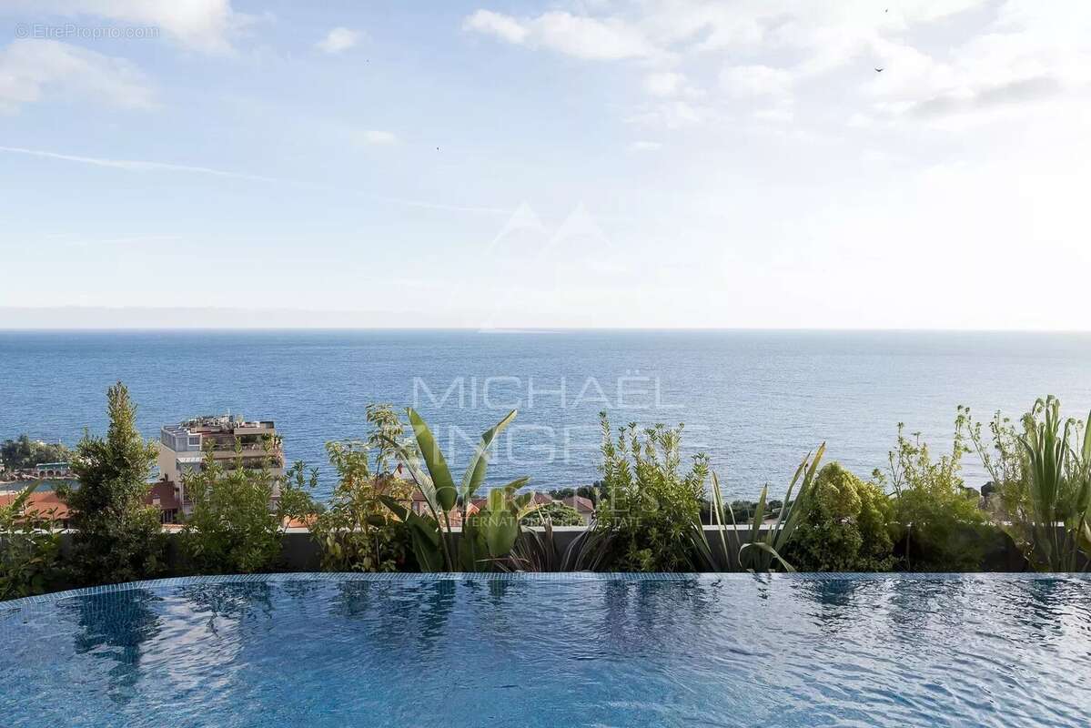 Appartement à ROQUEBRUNE-CAP-MARTIN