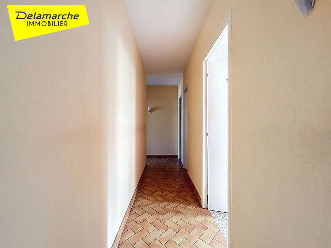 Maison à SAINT-HILAIRE-DU-HARCOUET