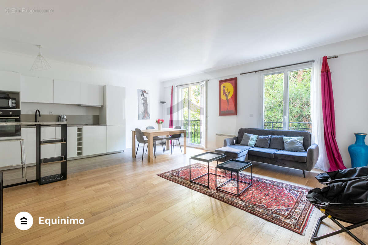 Appartement à NEUILLY-SUR-SEINE