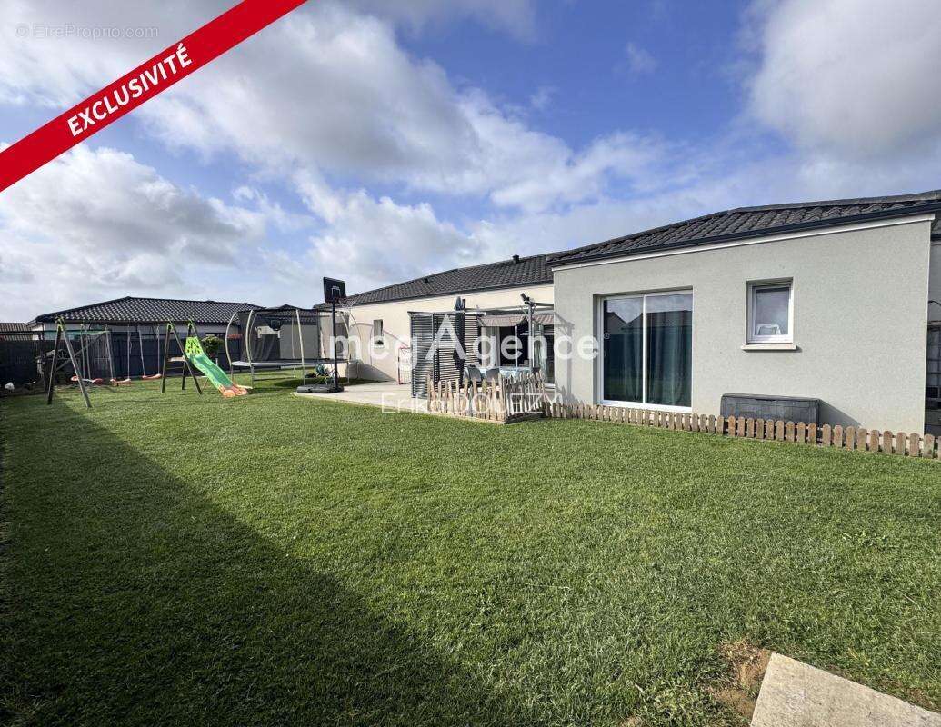 Maison contemporaine plain-pied 4 chambres double garage - photo 2