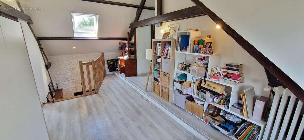  Coup de cœur à la campagne – Belle maison familiale 6 pièces de 140 m² avec véranda chauffée, dépendances, garages et jardin - photo 13