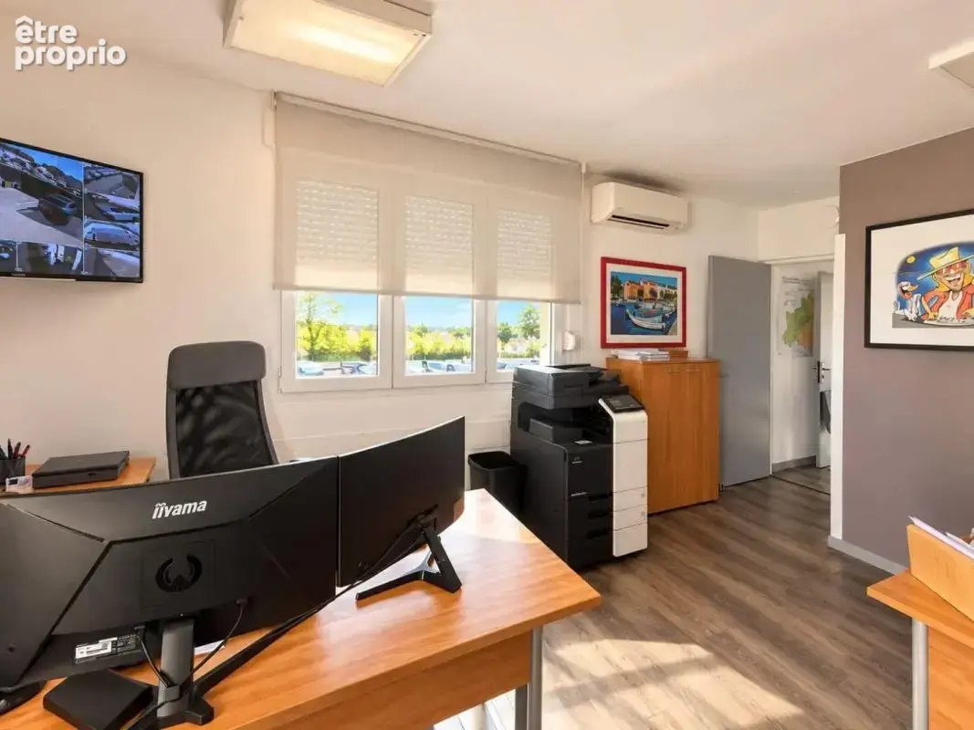 Commerce 400 m² à vendre à Poussan (34560) - photo 4