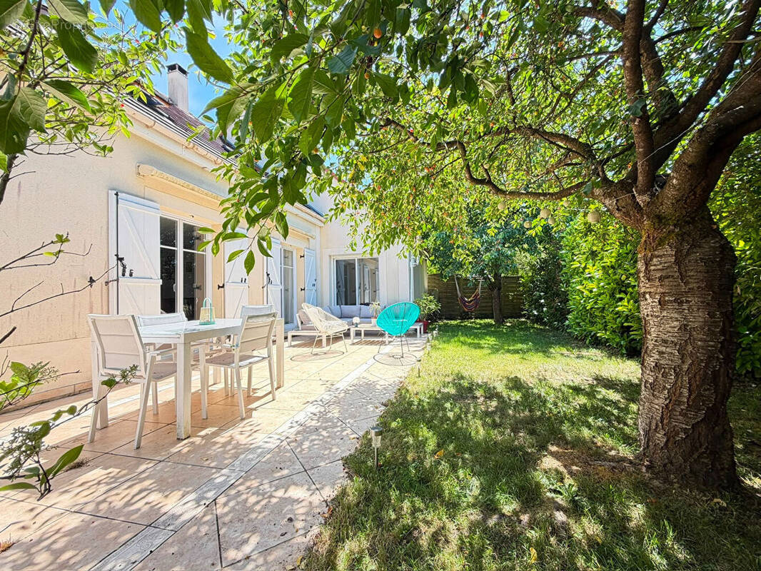 Maison à BAILLY-ROMAINVILLIERS