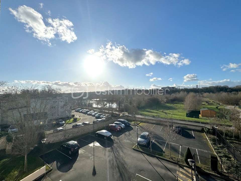 Appartement à SAINTRY-SUR-SEINE