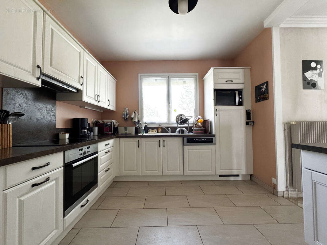 Maison à LA CHAPELLE-EN-SERVAL