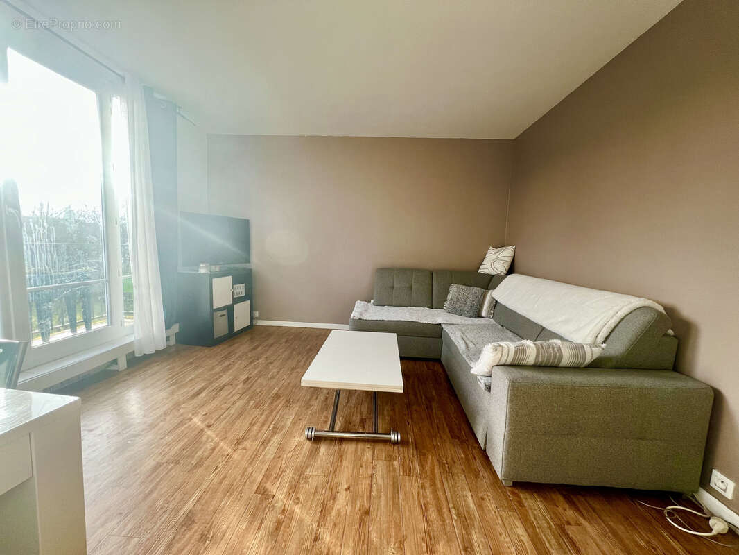 Appartement à NEAUPHLE-LE-CHATEAU