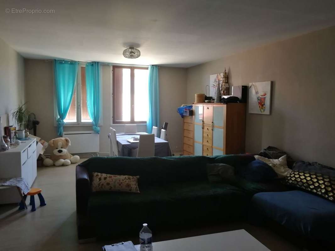 Commerce à LAPEYROUSE-FOSSAT