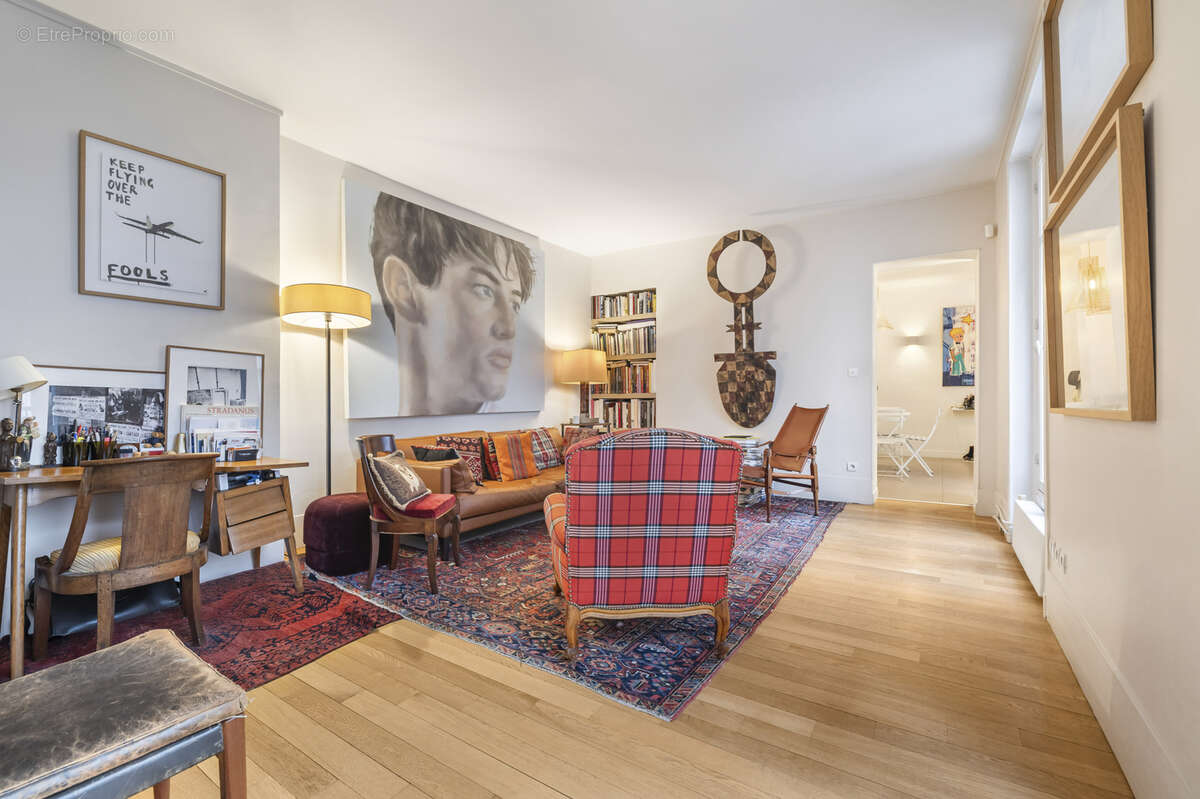 Appartement à PARIS-3E