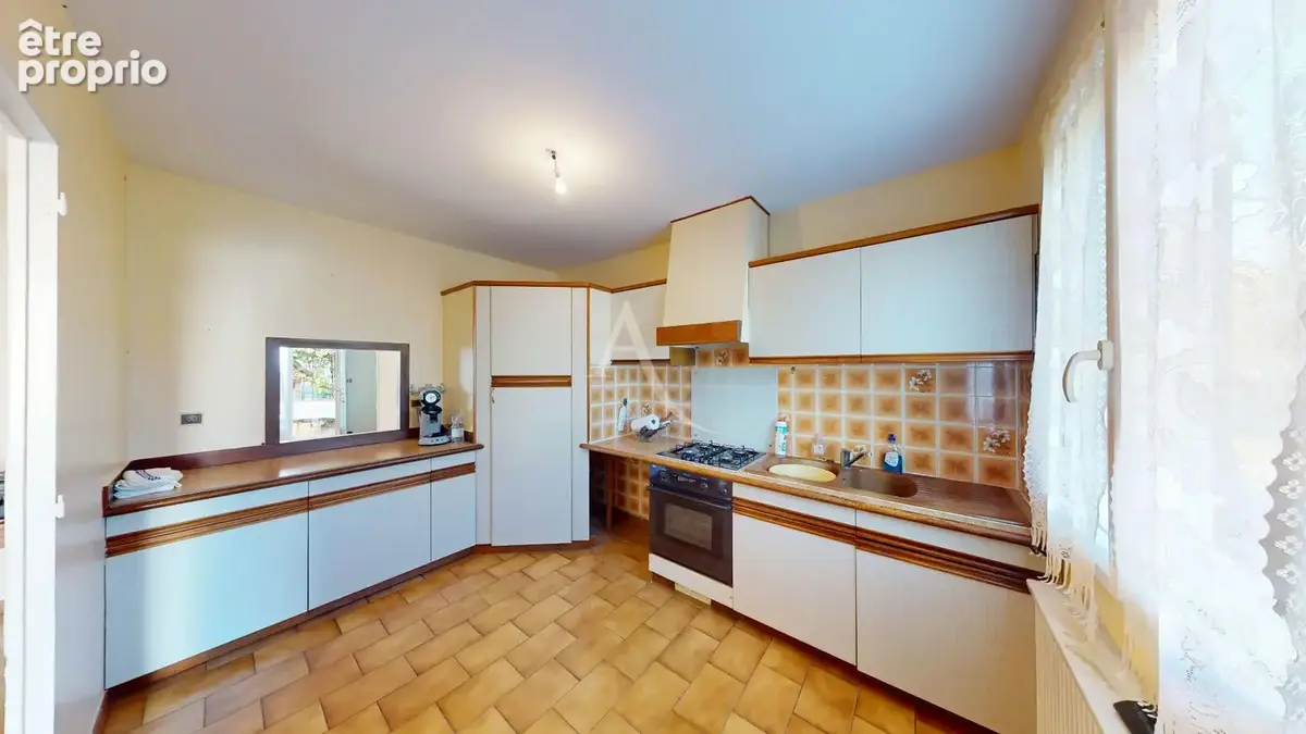 Maison de plain-pied à vendre à Chécy, 3 chambres, garage, dépendance et terrasse - photo 3