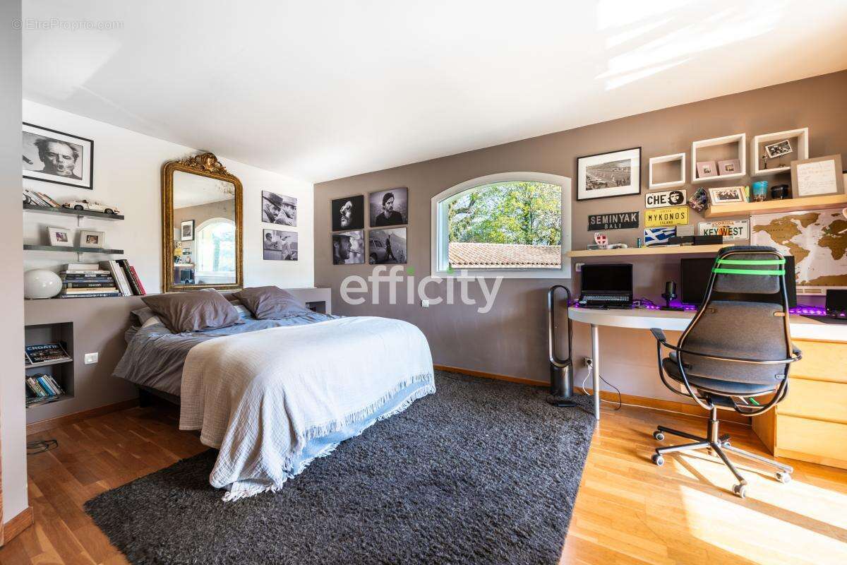 Maison à SAINT-CYR-AU-MONT-D'OR