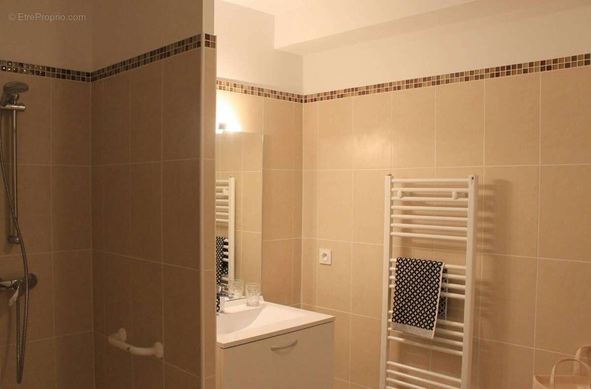 INVESTISSEMENT LOCATIF  CENON  Résidence Seniors Stella - Le Grand Cèdre - 6,57 % de rentabilité - photo 5