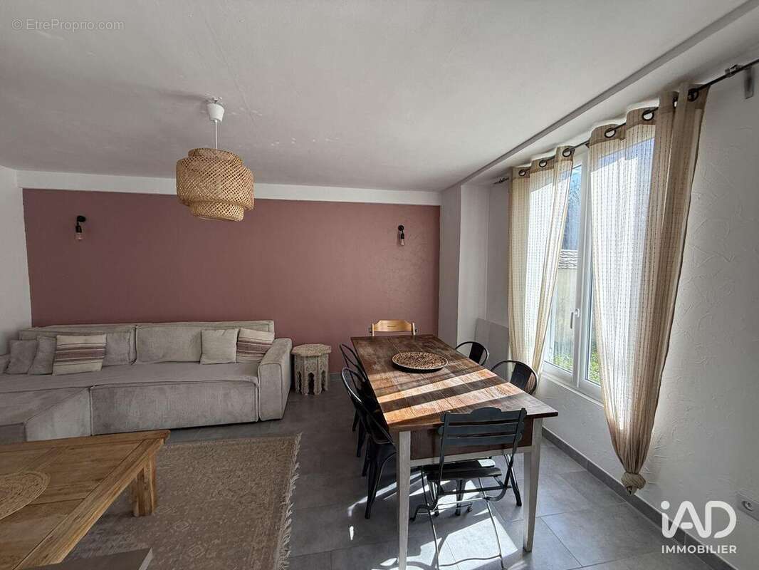 Maison 115 m² à Ville-Saint-Jacques  - photo 2