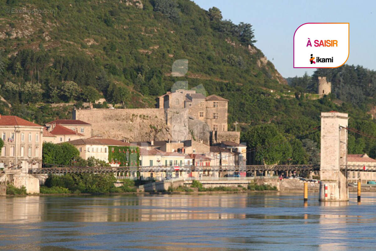 Commerce à TOURNON-SUR-RHONE