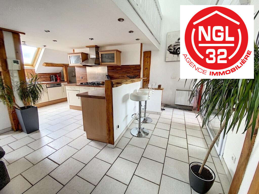 Appartement 98 m² à Mesigny  - photo 4