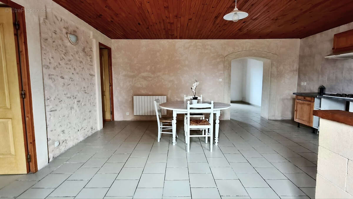 Maison à SAINT-CIERS-SUR-GIRONDE