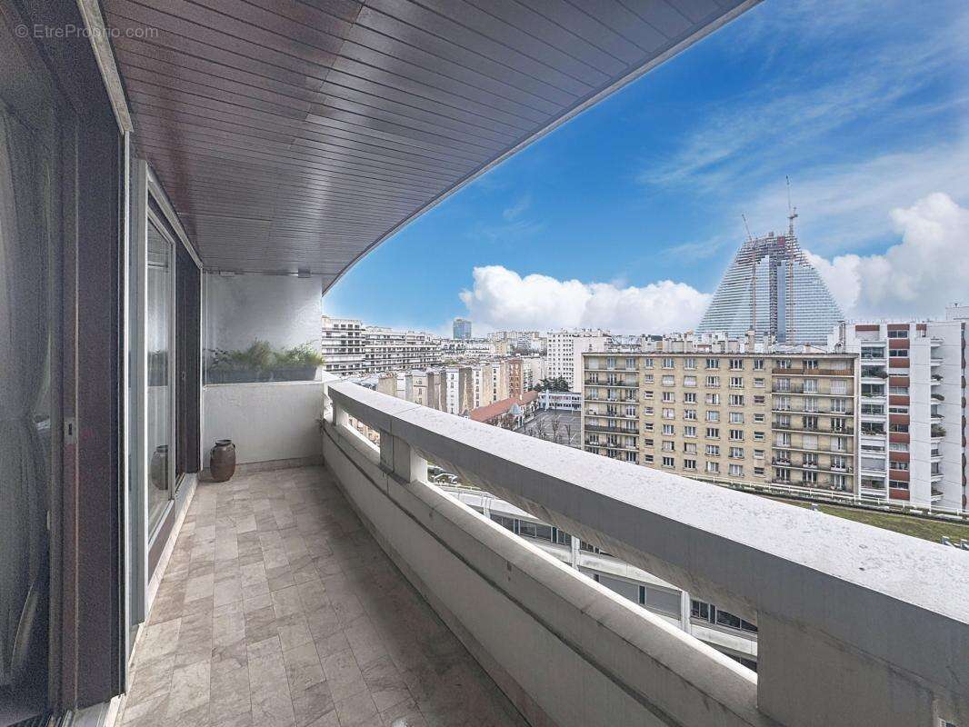 Appartement à PARIS-15E