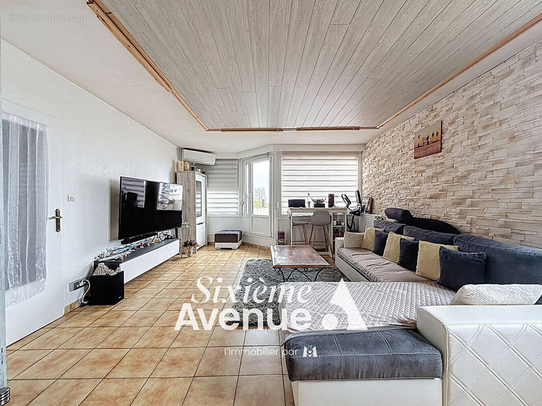 Appartement à VAULX-EN-VELIN