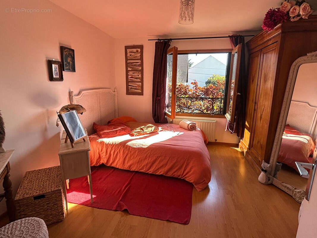 Appartement à L'HAY-LES-ROSES