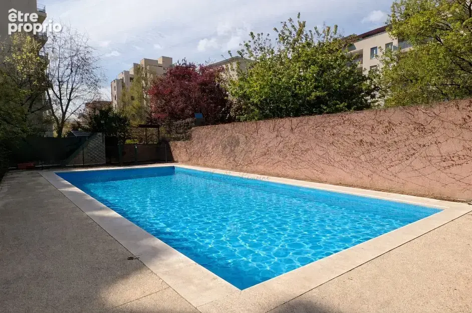 Lyon 7ᵉ   Appartement T2 avec balcon, parking et piscine au sein d’une résidence recherchée - photo 2