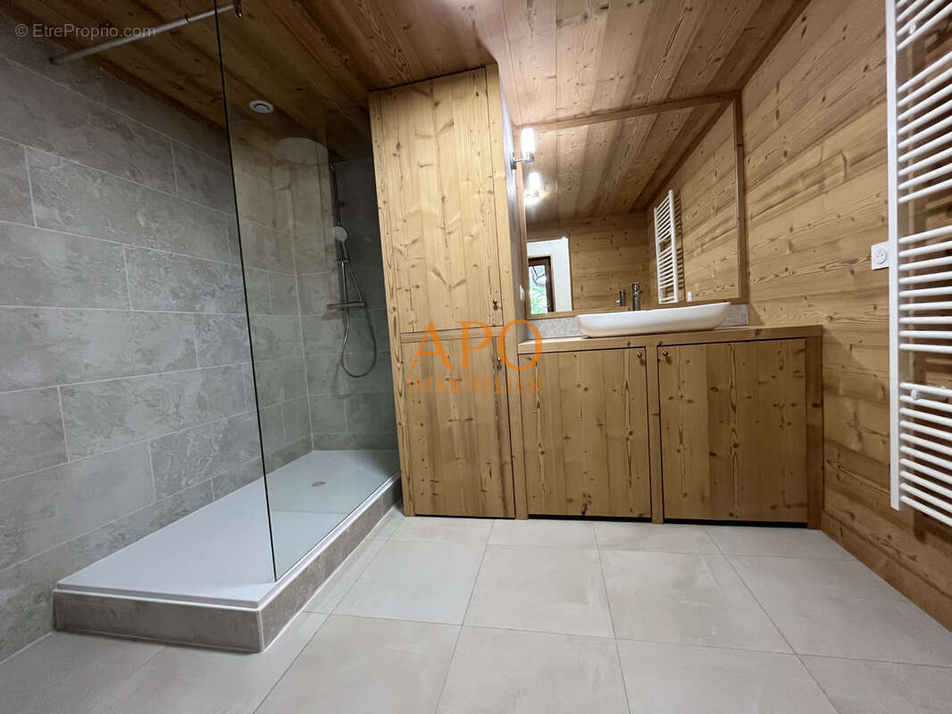 Chalet familial 209 m2 t7 + t2  a 2 pas du centre des carroz - photo 16