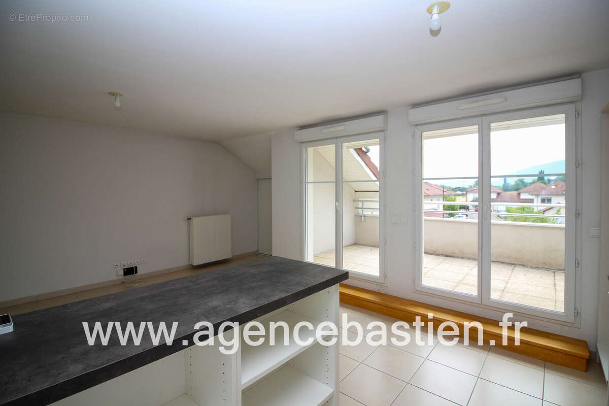 THOIRY   Appartement T4 - Dernier étage - proche centre ville - Exclusivité - photo 10
