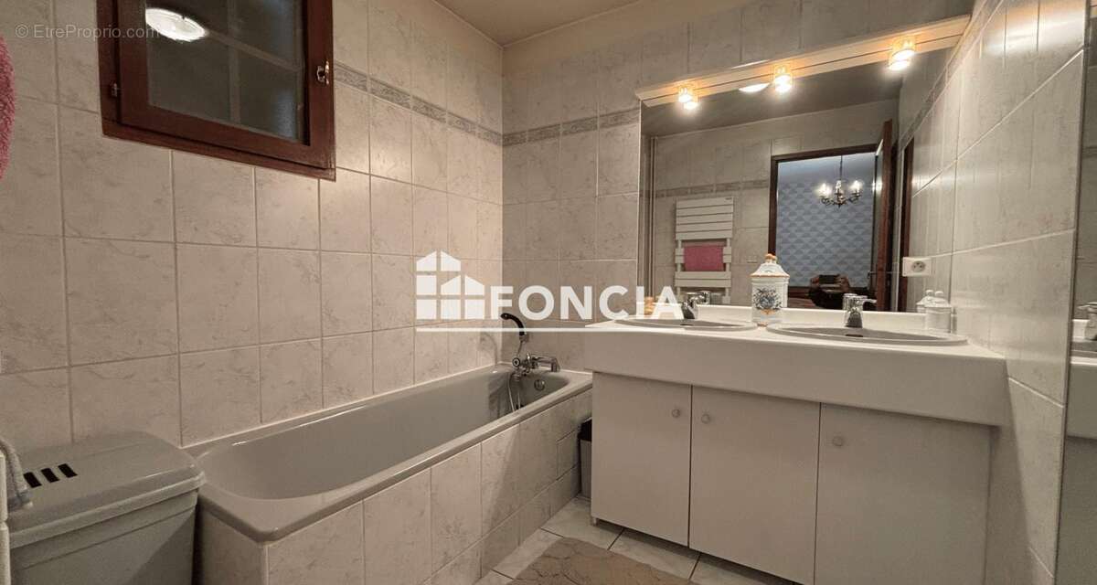 Maison à LA QUEUE-EN-BRIE