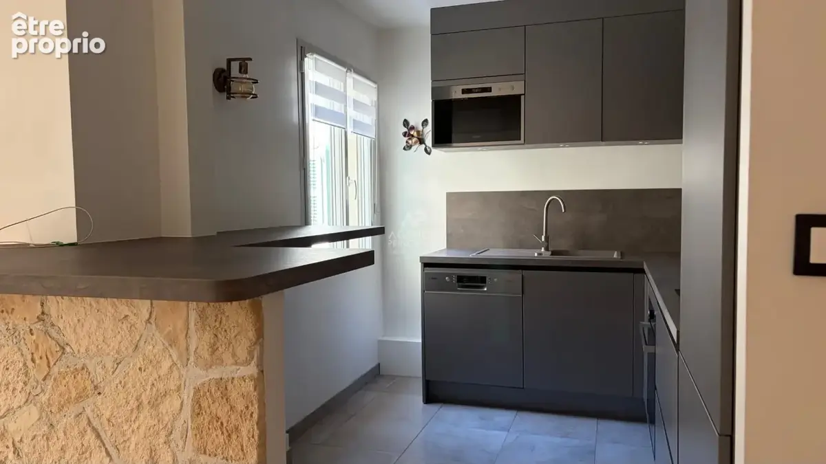 Appartement  5 pièce(s) 106 m2  Carrez - 125 m²  au sol  -  Petit parc - photo 3
